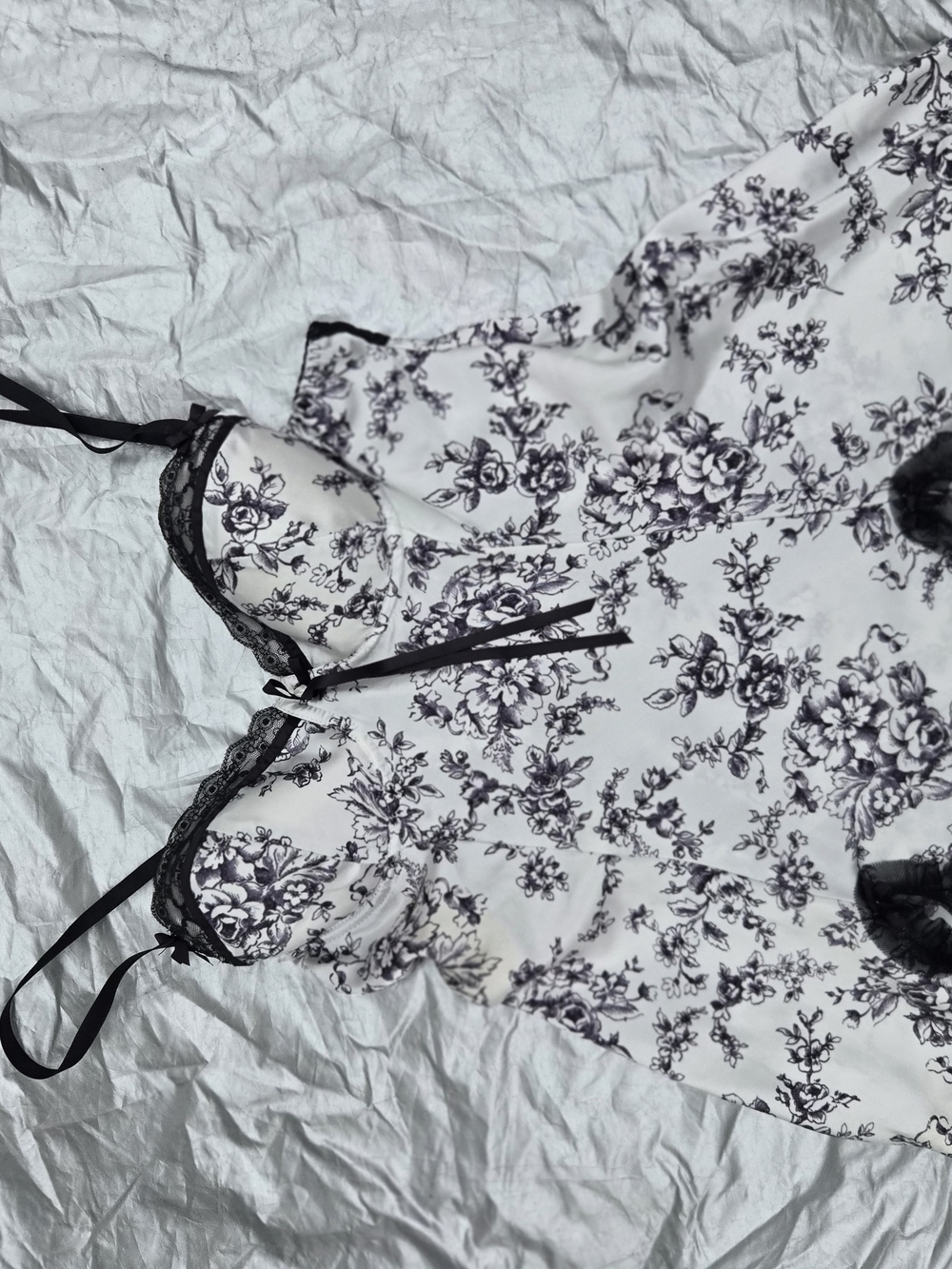Floral Lace Trim Slip Dress in White and Black